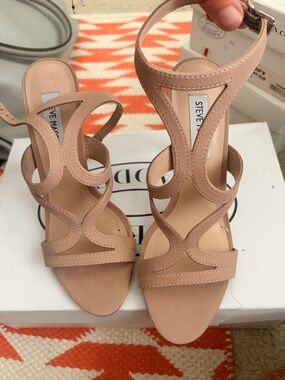 Steve Madden Sydney- Tan Nubuck strappy heeled sandal size 6.5